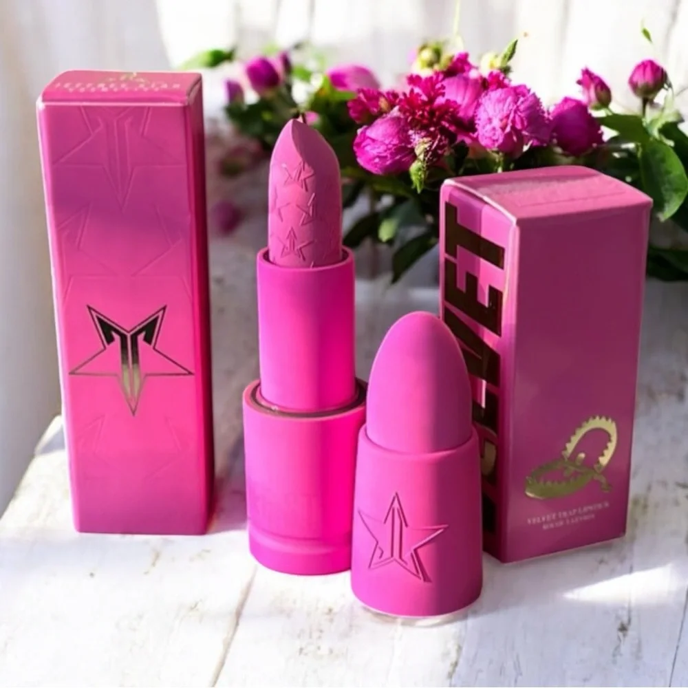 🪷 NIB Jeffree Star Velvet Trap Lipstick “Pink Messiah”